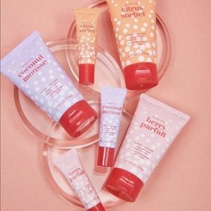 MaryKay Darling Delights Hand Cream & Lip Balm set